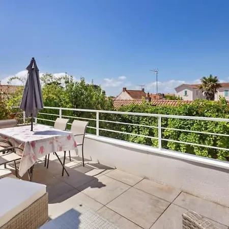 דירה 3 A 200m Et Commerces *